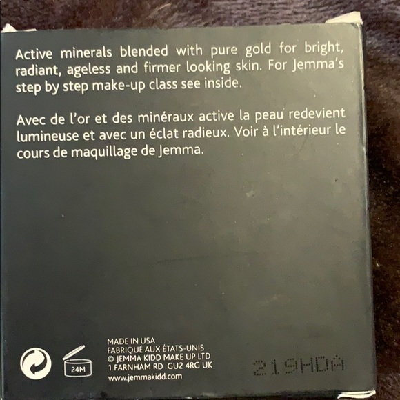 Jemma Kidd Bio Mineral Perfecting Powder-Light - Picture 4 of 8